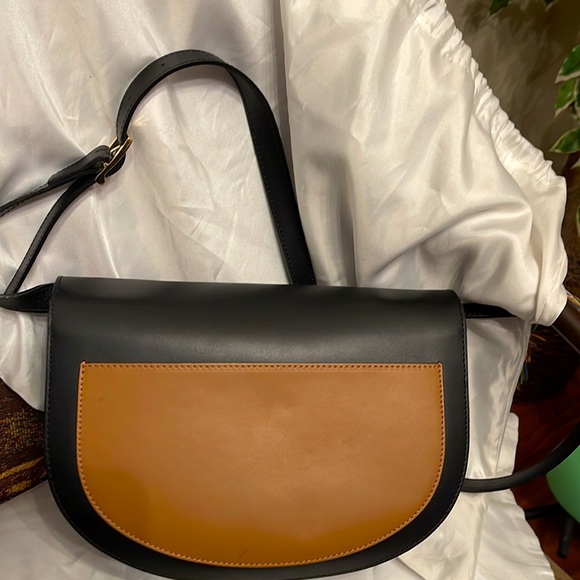 Valentina Fiore Saddle Bag - Picture 5 of 10